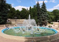 Каскадные Фонтаны