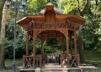 Курортный парк в Ессентуках беседка рококо