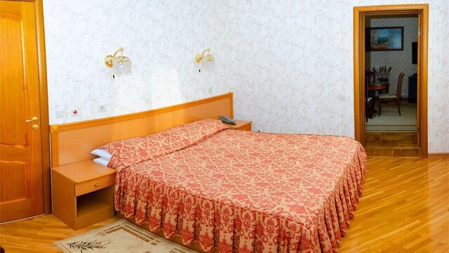 Двухместный 3-комнатный Люкс (№403)